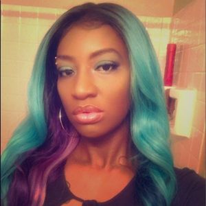 Meet your Posher, Johiquelle